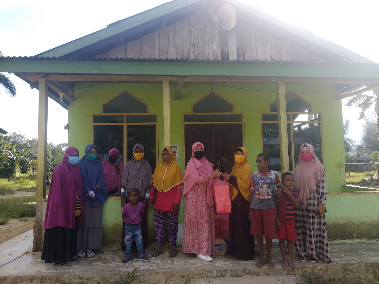 Muslimah Wahdah Islamiyah Bagikan 20 Ribu Paket Ifthar Serentak di Seluruh Indonesia